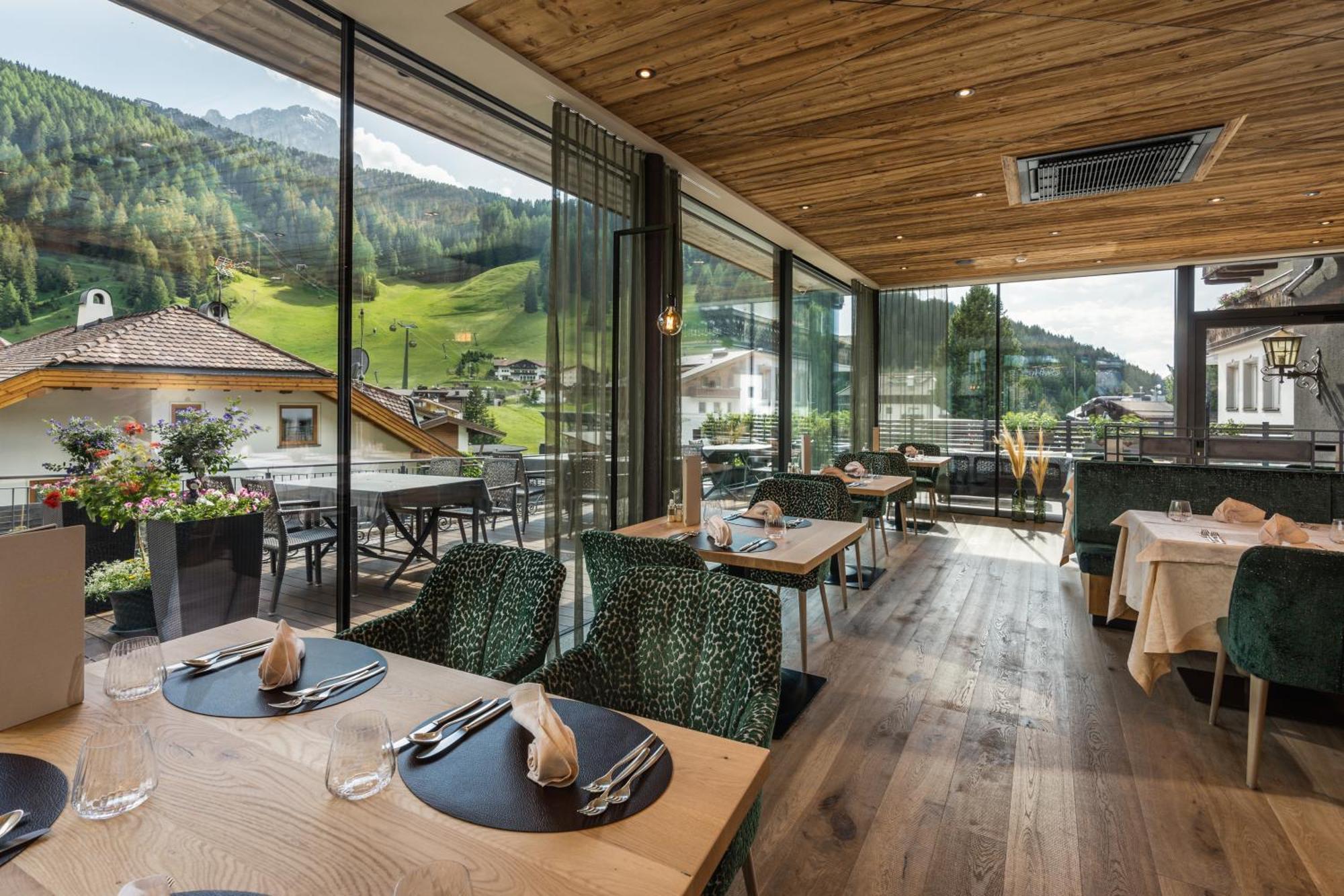Hotel Sun Valley Selva di Val Gardena Esterno foto